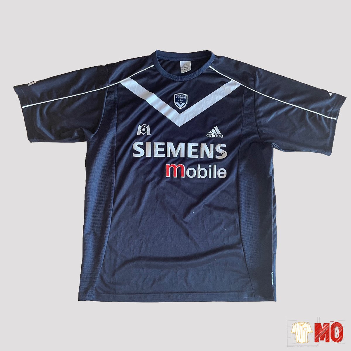 Maillotsdor's tweet photo. Girondins de Bordeaux 2003-2004 HOME L est disponible avec un envoi en 24h ! 😍 Retrouvez-le ici : https://t.co/cmDNeVqUg5  #footballshirt #vintage https://t.co/tOBIP15fT8