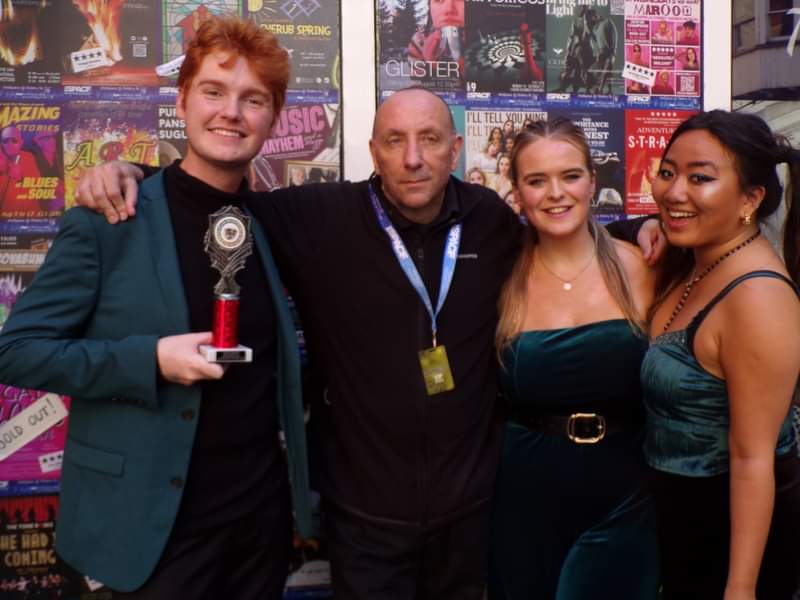 derekawards1's tweet photo. The Derek Awards are pleased to announce that the award for best musical goes to The Single Lady https://t.co/9GZRCvtMu5