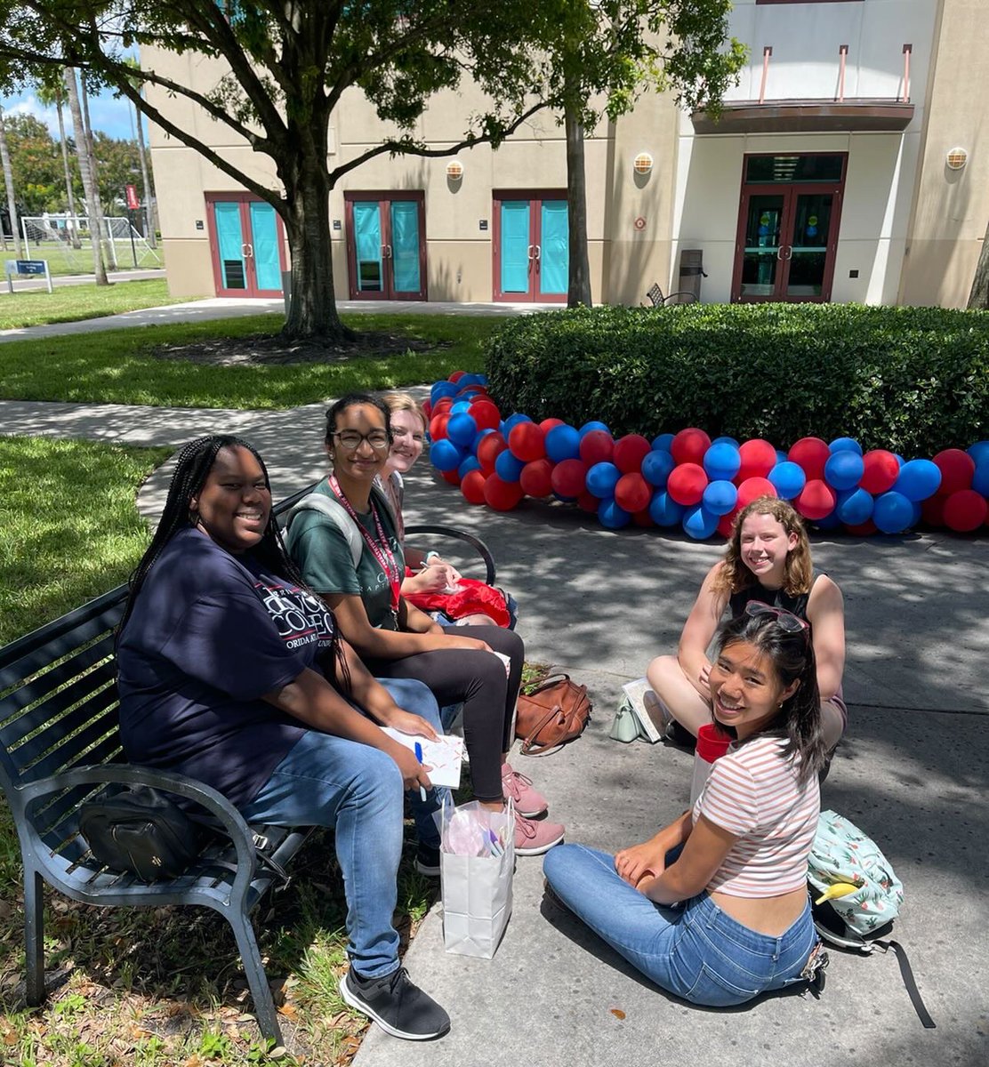 FAUJupiterLib's tweet photo. We loved seeing everyone at the Poppin’ into the Jupiter Library event today!
#faulibraries #redandblue https://t.co/fYkozSXKQO