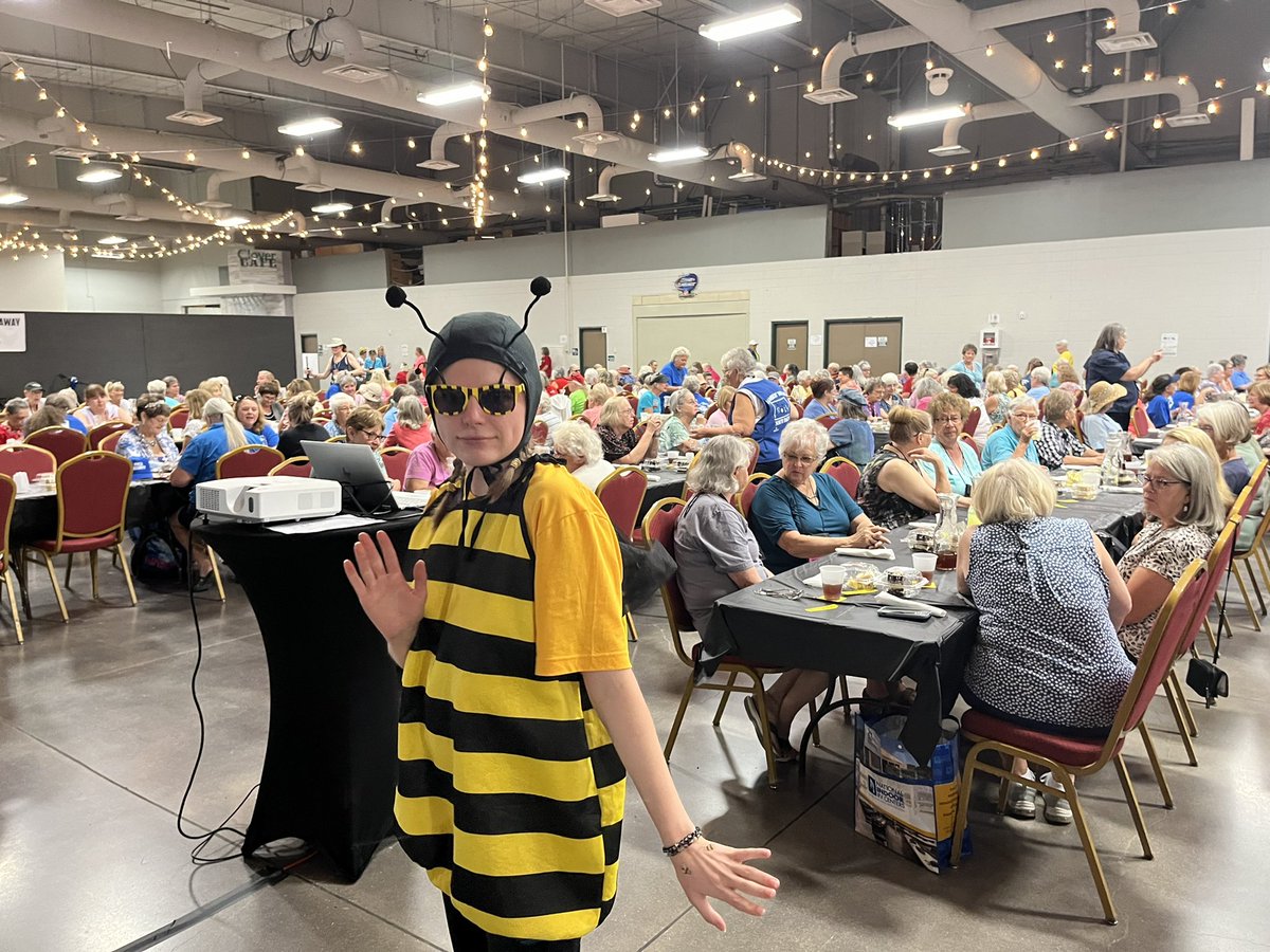 FamilyRVClub's tweet photo. Something was buzzing at our Ladies’ Luncheon today 🐝

#fmcaNE22 https://t.co/CG9igbJmow