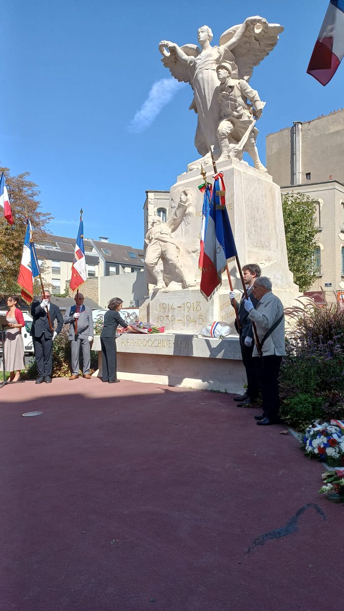 flora_claquin's tweet photo. Émouvante commémoration de la Liberation de #Montrouge et de #Paris en hommage à ceux qui sont tombés pour la liberté. Le dévoilement de la plaque de l'Allée Cécile et Henri Rol-Tanguy a été l'occasion de saluer l'héroïsme de ce couple de résistants en présence de leurs enfants. https://t.co/3YOpdEl8kn