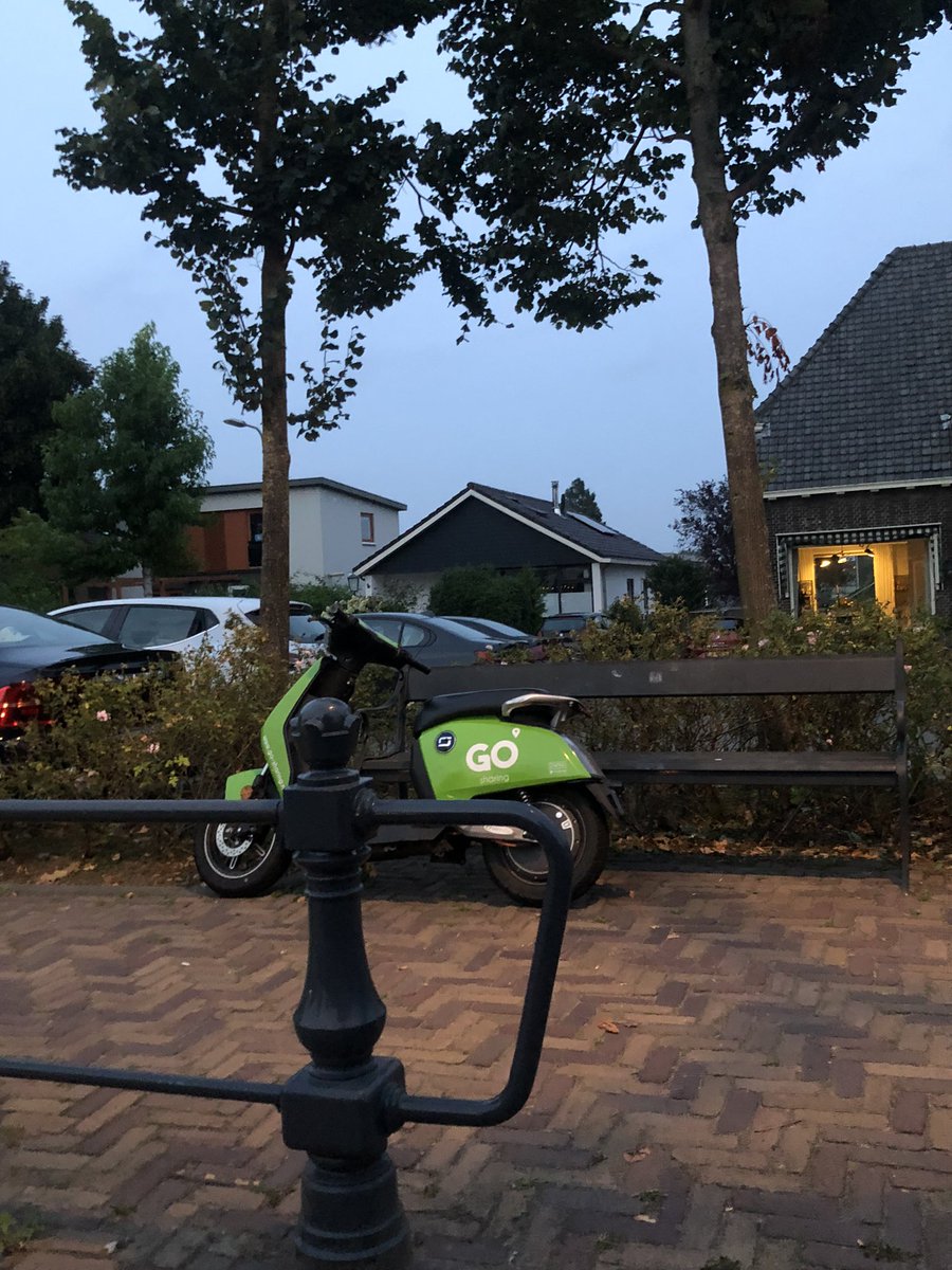 Jurjen16's tweet photo. Hoe lang laat @Lansingerland zich nog in maling nemen door @gosharingoff ? Zij zetten maximaal in op het free floating model met overlast in de openbare ruimte als gevolg. Kunnen de inwoners beleid verwachten vanuit de gemeenteraad van #lansingerland ? https://t.co/AyMzPryqca