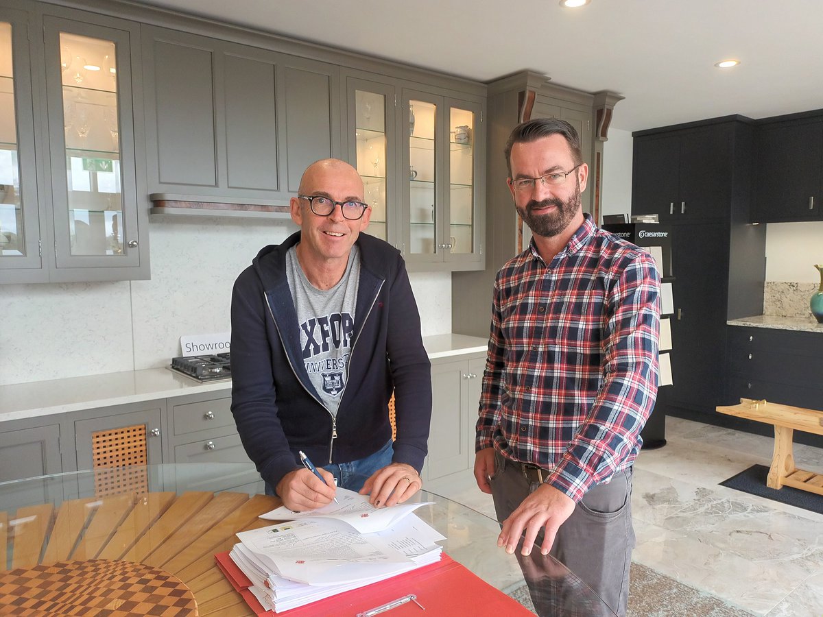 southwestmayo's tweet photo. Our Rural Development Manager, Seán Carolan with #Labfit MD Michéal Cusack signing his €80k #LEADER contract.👏👏👏
CNC automated spraying machines don't come cheap! We'll show you a pic when it's installed in 2023. @MayoCoCo #MayoLAG. https://t.co/XdpsAHlXAg