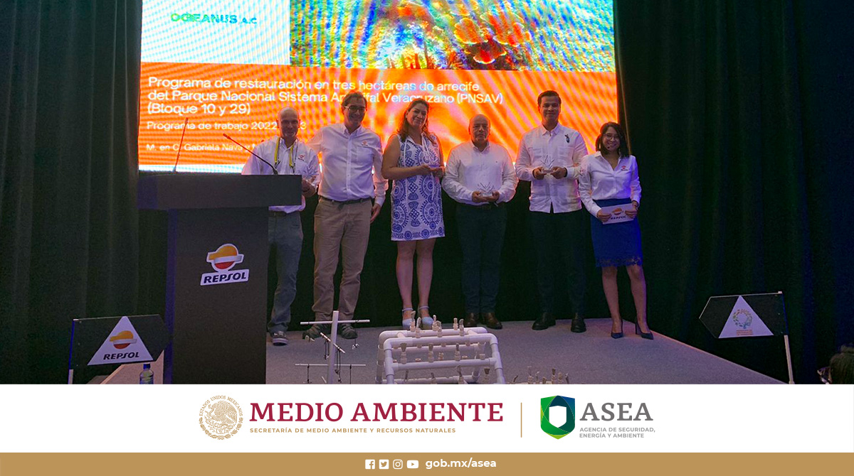 agencia_asea's tweet photo. Gracias al Programa de Compensaciones del #SectorHidrocarburos de la #ASEA y con apoyo de @CONANP_mx se desarrollarán las acciones necesarias para coadyuvar en la restauración de ecosistemas de arrecifes de coral en tres hectáreas del Parque Nacional Sistema Arrecifal Veracruzano https://t.co/XWpf5JmjIO