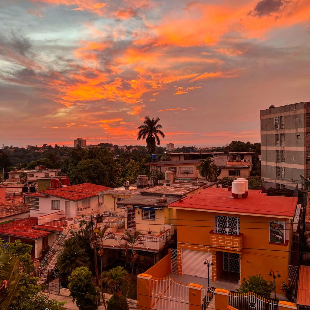 ChateauBlanc's tweet photo. Our amazing guests not only bring supplies to help our community, but they take the most incredible photographs!  #Cuba #helpingothers #photography #sunset https://t.co/3TrpW6CdbT