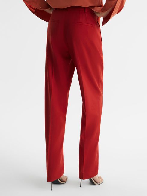 FaveThingCom's tweet image. A vibrant pair of women's trousers, perfect for the fall season! Check out the Wool Blend Tapered Trousers on FaveThing: favething.com/s-jones/my-fal… #FaveThing #TaperedTrousers #WomensTrousers #WomensPants #WomensFashion #WomensFashion #WoolPants #FallFashion #Reiss