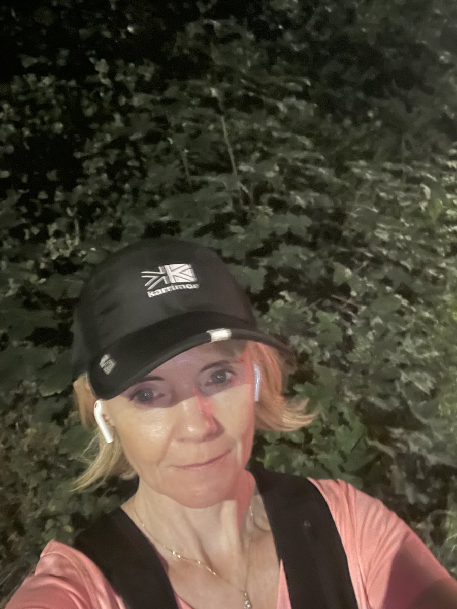 #nursesactive #nurseoncall Managed 10km 🏃‍♀️
Loving the technology of AirPods & phone carrier …music 
 🎶 plus 📞 calls ⁦@zenkim74⁩ ⁦@SholaAdegoroye⁩