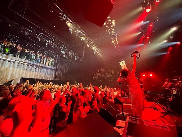 Thanks for having us Utrecht 💙 and for such a warm welcome! 

<a href="/TiVre_Utrecht/">TivoliVredenburg</a> #deaconblue #deaconblue #tivolivredenburg #deaconblueutrecht #cityoflove #citiesoflove