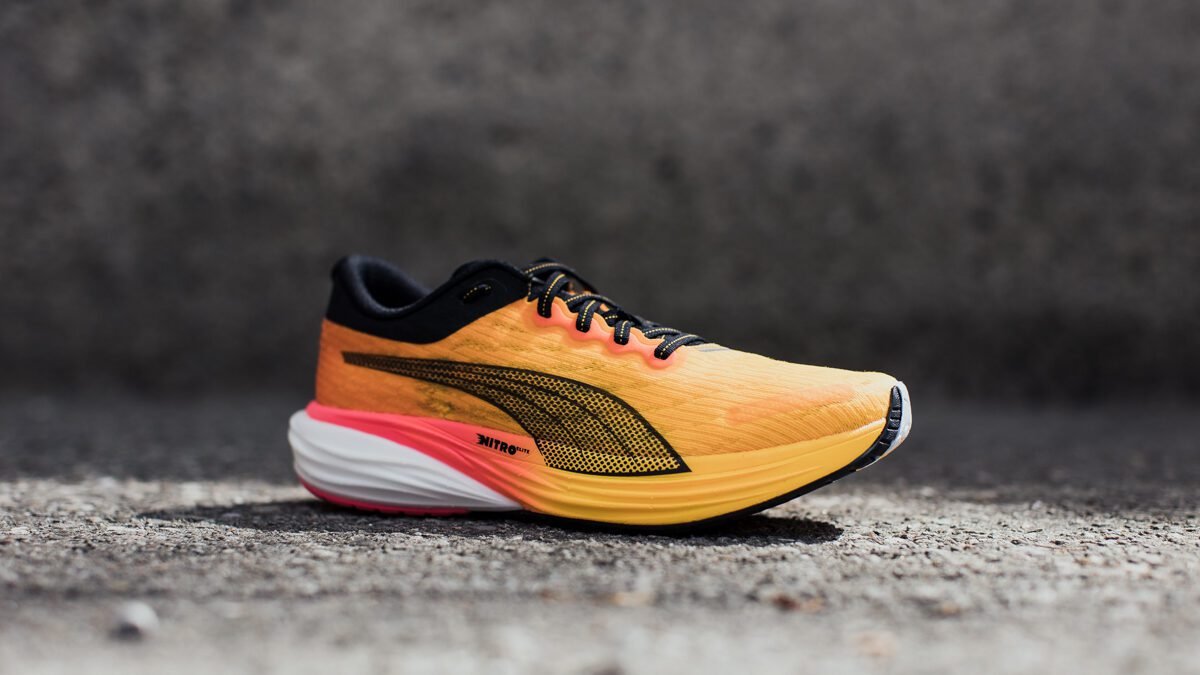 running magazine shoe review