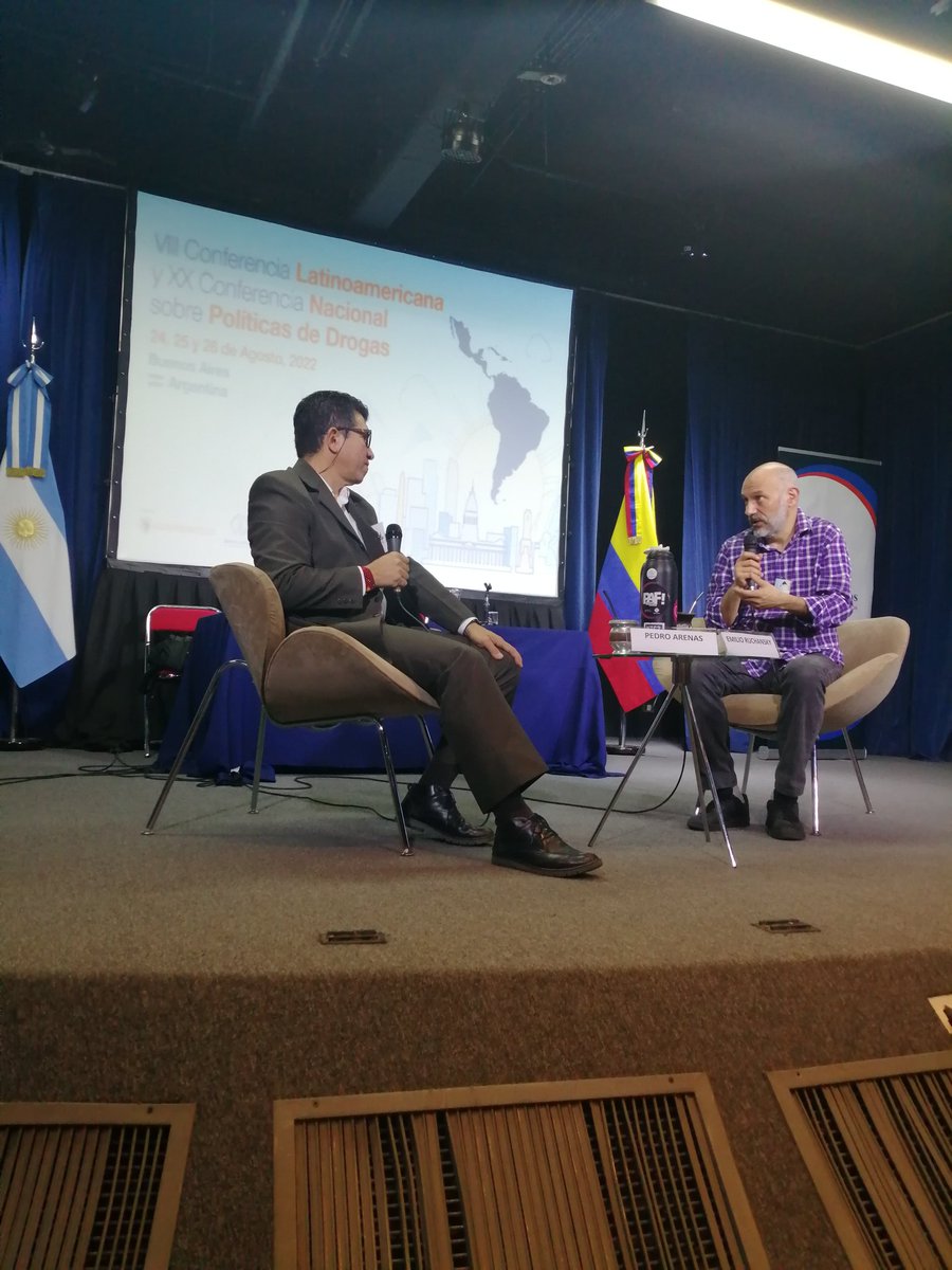 visomutop's tweet photo. Emilio Rushansky autor del libro "un mundo con drogas",  estuvo hablando con Pedro Arenas, de Viso Mutop en @Confedrogas sobre enfoques diferenciales en el marco de iniciativas de regulación de mercados. https://t.co/J21mlx26B3
