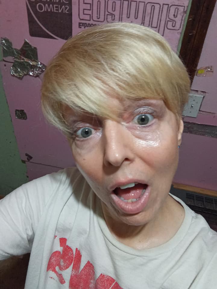 The Hysterical Deaf Woman tweet media