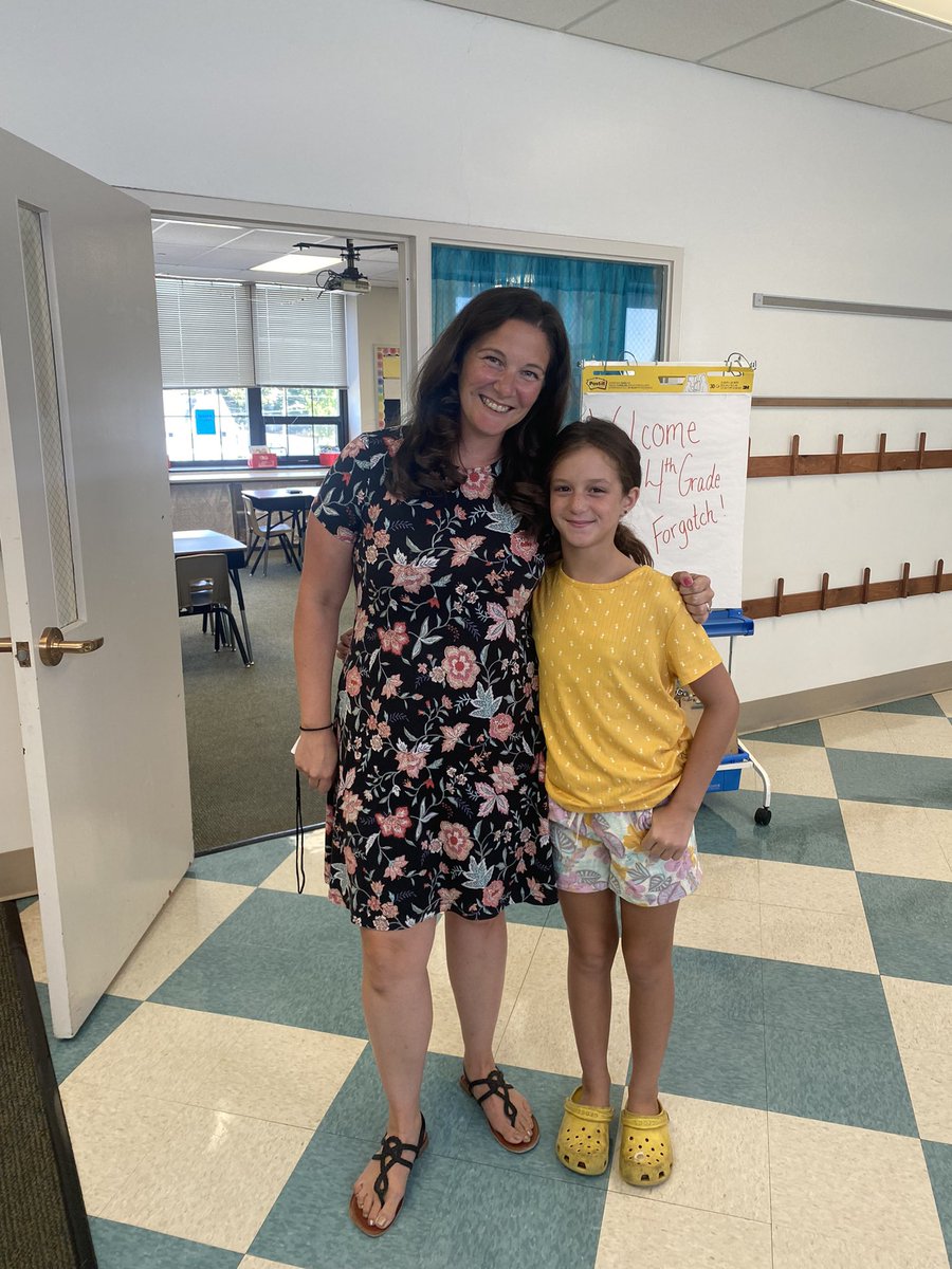 RForgotch's tweet photo. We had a great afternoon meeting our new 4th grade students AND reconnecting with former students and families! https://t.co/PCLJsGggwD