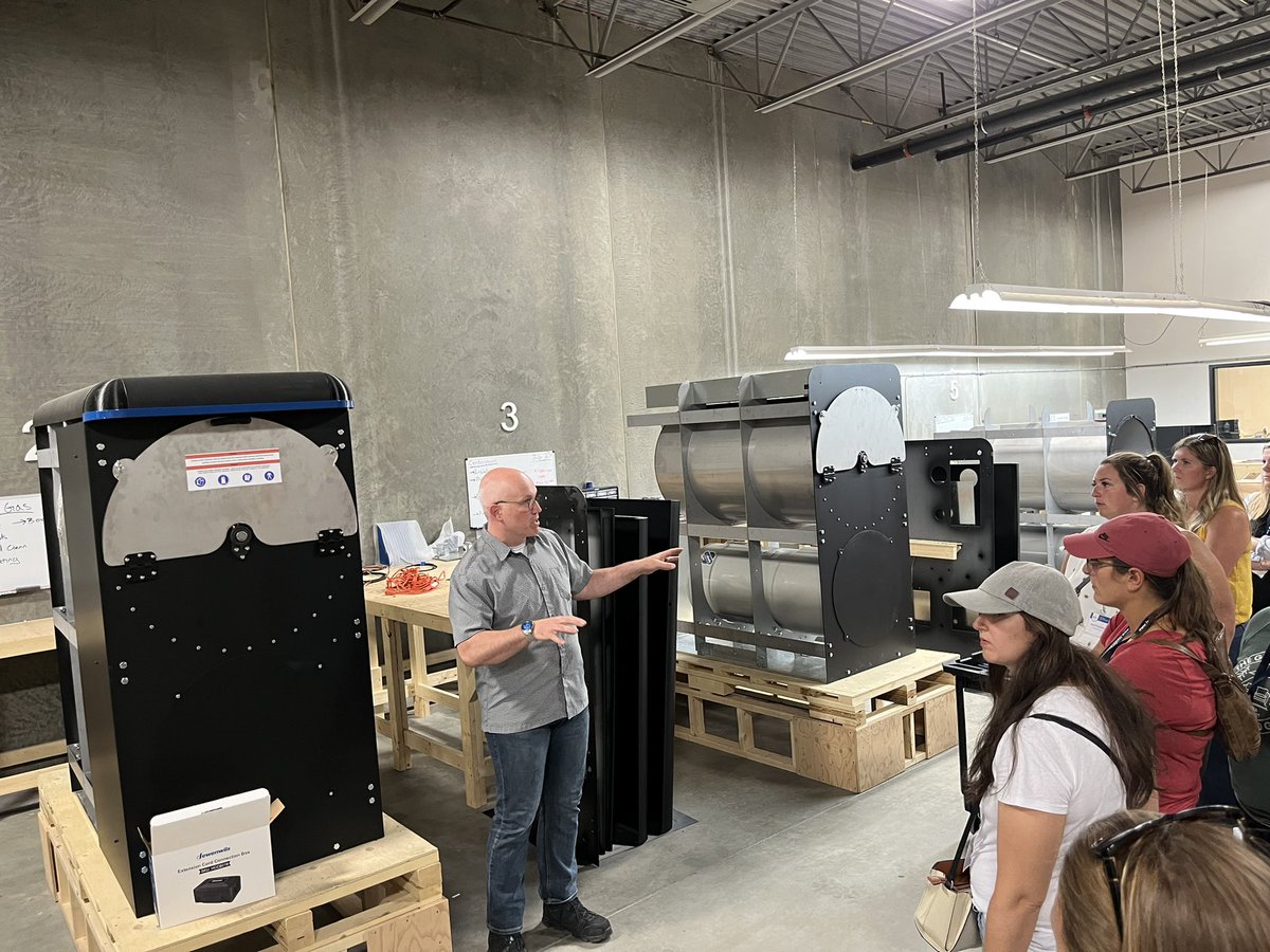 insideeducation's tweet photo. Carbon. Capture. Soap. A super #aplusforenergy tour - no doubt the best smelling ever. Great to learn from #CleanO2 about carbon capture and utilization and production of amazing soap. #InsidePD https://t.co/0E4uosw6RT