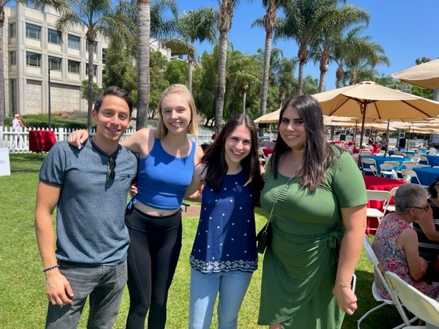 LMUCareers's tweet photo. It's Orientation time! Shout-out to our amazing transfer alumni Devin Fernandez '19, Jessica Flaum '16, Mackenzie Ross '20, Danielle Diramarian '18 for joining our team today and connect with incoming transfers and their families. #ilovelmu https://t.co/5cAZIxQQWR