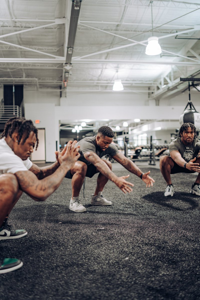sequencecco's tweet photo. Athletes First Elite Week 2022 Recap 1.0 - Train the Best. Trained by the Best. #familyties 
More on Instagram- https://t.co/wOiujICmsN
https://t.co/TWN6dU2dCW
#krsmediaco #nfl #bestofthebest https://t.co/rtOUsBToAy