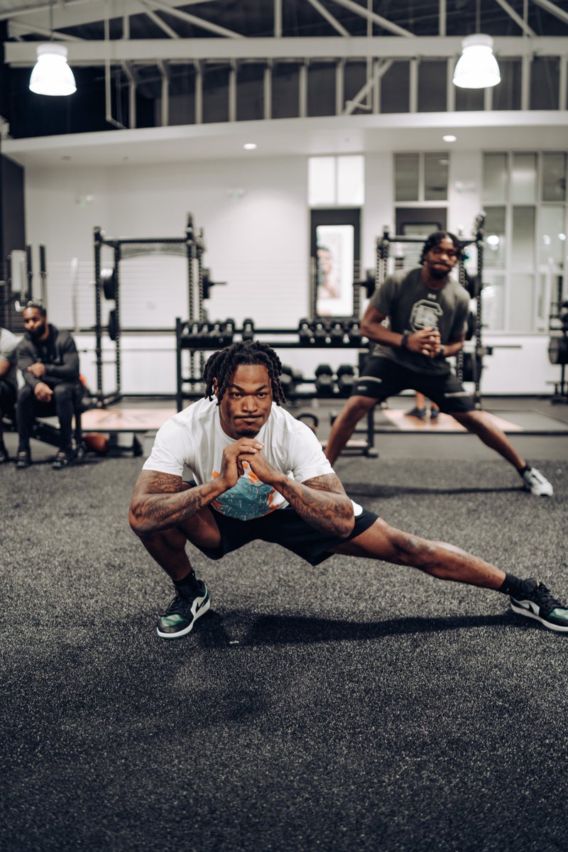 sequencecco's tweet photo. Athletes First Elite Week 2022 Recap 1.0 - Train the Best. Trained by the Best. #familyties 
More on Instagram- https://t.co/wOiujICmsN
https://t.co/TWN6dU2dCW
#krsmediaco #nfl #bestofthebest https://t.co/rtOUsBToAy
