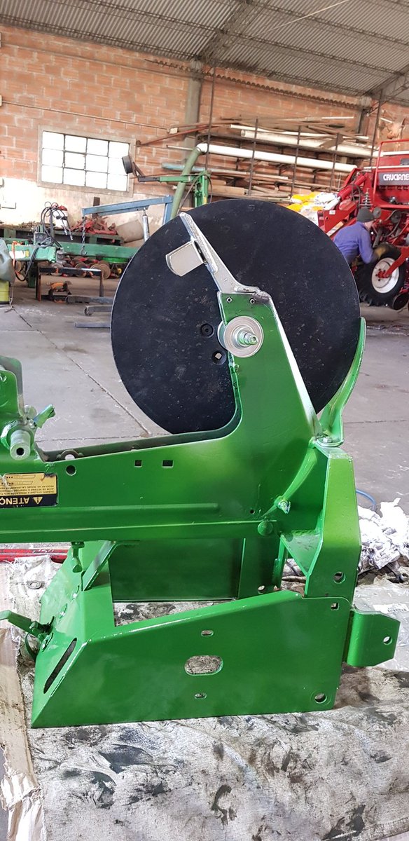 GogorzaSebas's tweet photo. Chasis inmaculado para la JD 710 , más revisión completa de parte x parte bulon a bulon en definitiva  una restauración  de cero https://t.co/bVO1kWR5tE
