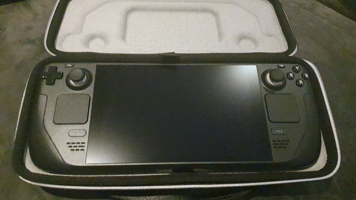Yessssss.  It's finally arrived.  #steamdeck <a href="/OnDeck/">Steam Deck</a> buzzzinggggg.