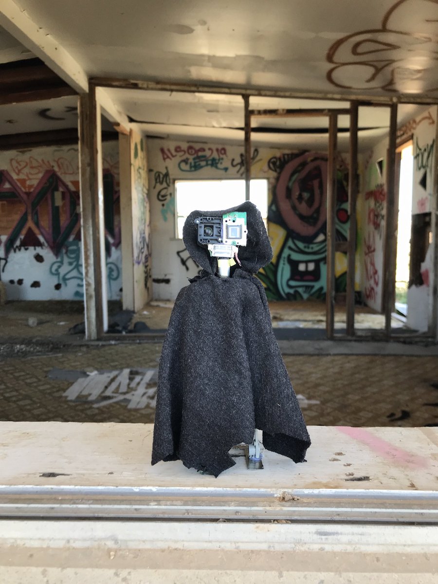 RecirculationRT's tweet photo. #recirculationart #upcycle #camerarobot #robotcamera #pointandshoot #art #abandoned #recycle #emo #notobsolete #california #socal #robot #newlife #poetry #urbex #haunted #losangeles #longisland #brandnew #devilandgodareraginginsideme https://t.co/fLSpsNIyNC
