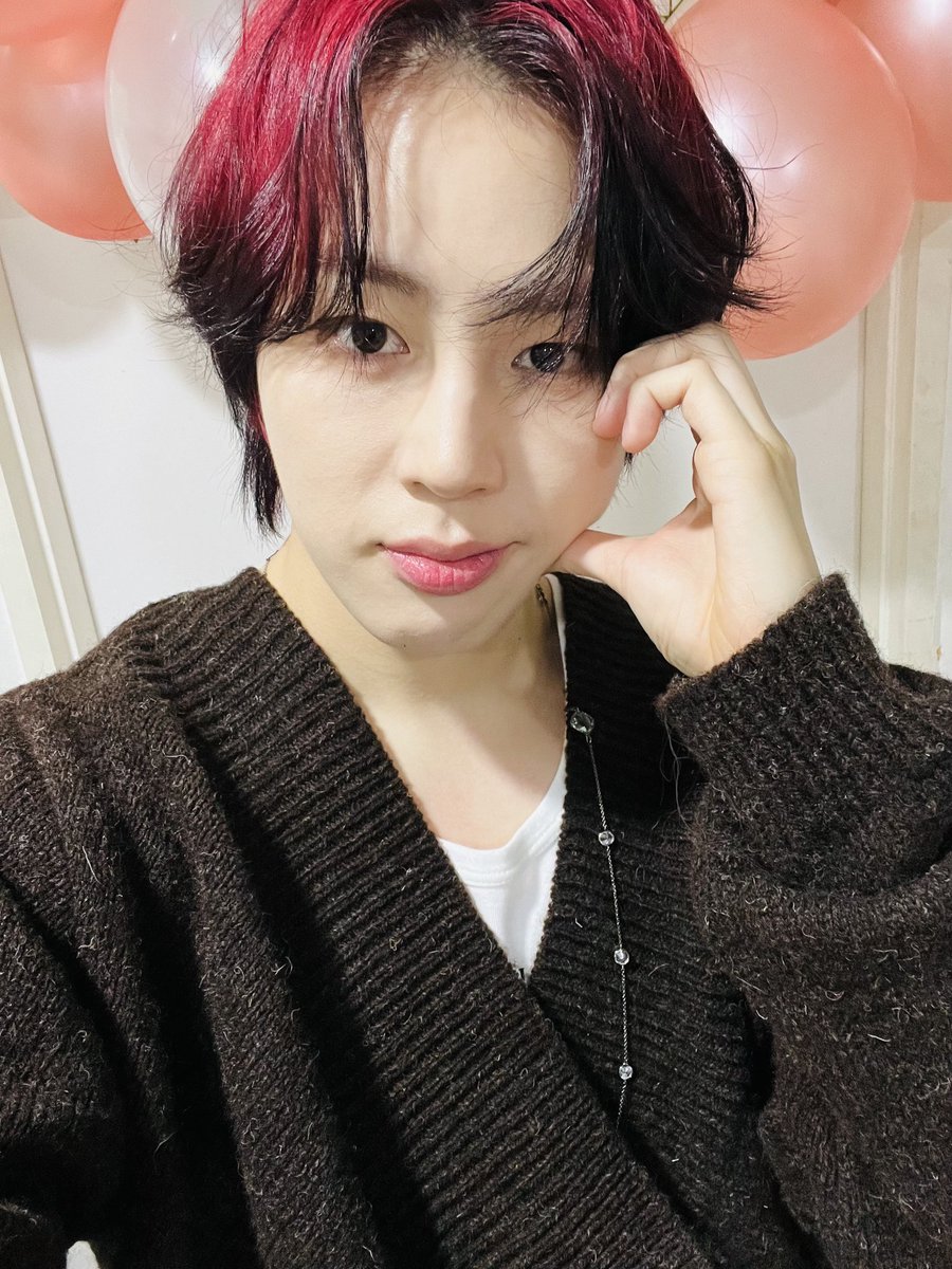 HSW_UNIVERSE's tweet photo. [☁️] 2022.08.24
UNIVERSE | HA SUNG WOON FNS UPDATE

이거 어제 하트 뿅뿅 해서 보여줄라고 찍은곤뎅

#하성운 #하늘 #HASUNGWOON
#UNIVERSE #유니버스 #FNS https://t.co/0ZE9HO5Hze