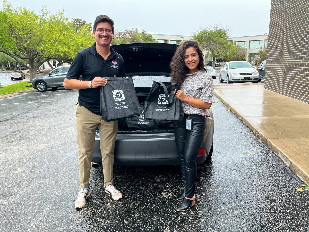 engagewithMsZ's tweet photo. We are #gettingstarted with plenty of backpacks & school supplies for our Rangers 🤩 A special thanks to our wonderful community partners for the donations! City Council District 7 & New Hope Connection, your support is valued 🙏 #RudderIgnited #RangersLEAD #WhereMsZwanders ✨ https://t.co/POmI4tddyy