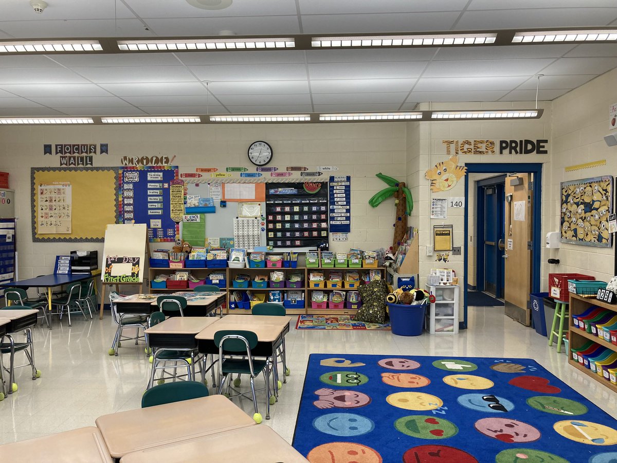 Miss Jones tweet media