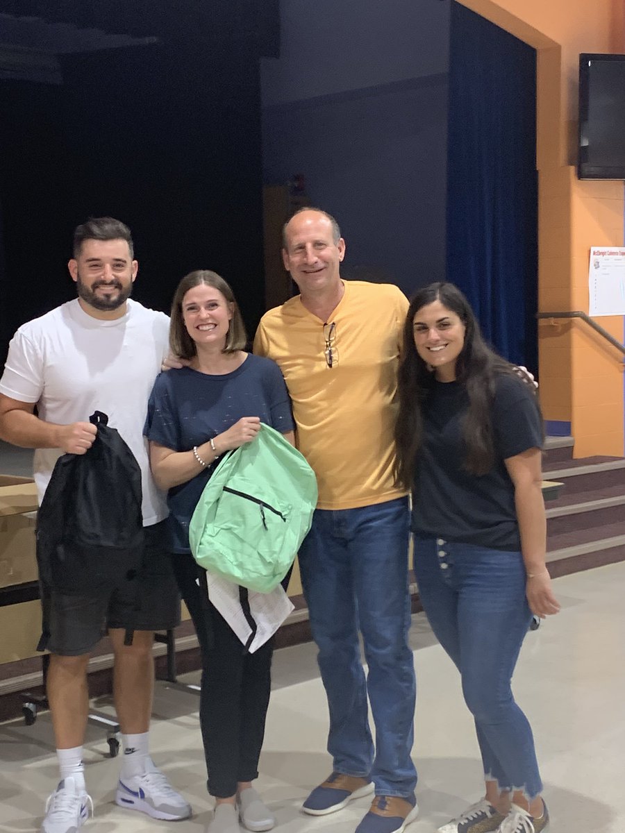 Thanks to our friends <a href="/EYnews/">EY</a> for helping to hand out back packs and dinner <a href="/uwsummitmedina/">United Way of Summit & Medina</a> Family Resource Center <a href="/akronschools/">Akron Public Schools</a> McEbright CLC!