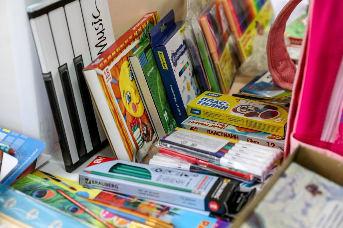 БЛАГОТВОРИТЕЛЬНЫЙ СБОР ШКОЛЬНЫХ ПРИНАДЛЕЖНОСТЕЙ ДЛЯ ДЕТЕЙ ИЗ СЕМЕЙ В ТРУДНОЙ ЖИЗНЕННОЙ СИТУАЦИИ ПРОДЛЁН ДО 26 АВГУСТА ВКЛЮЧИТЕЛЬНО
Принести канцелярские товары можнопо адресу: г. Нарьян-Мар, ул. Рабочая, д.18, каб. №14. Телефон для справок: 8 (81853) 4-02-71, 8-911-652-96-10.