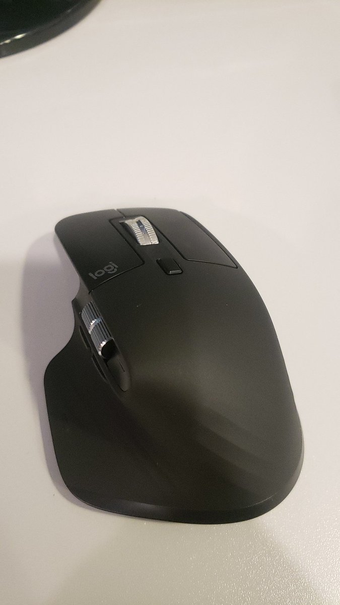 LFelipeDC's tweet photo. @gabrieltuller MX master 3, uma dos melhores mouses que já usei https://t.co/AcL4clpSyR