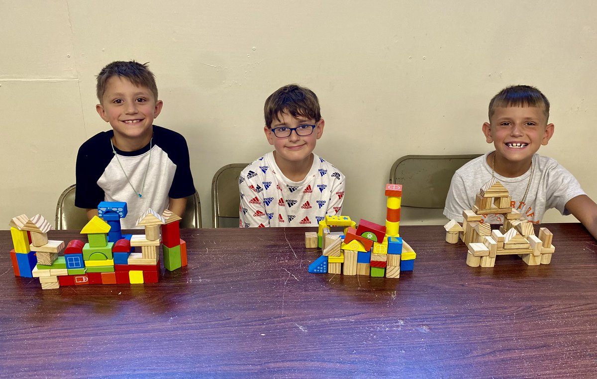ArtAndMsG's tweet photo. Building Days and in the Byesville art room. @RHLSD_Colts https://t.co/tXb1qSWDT1