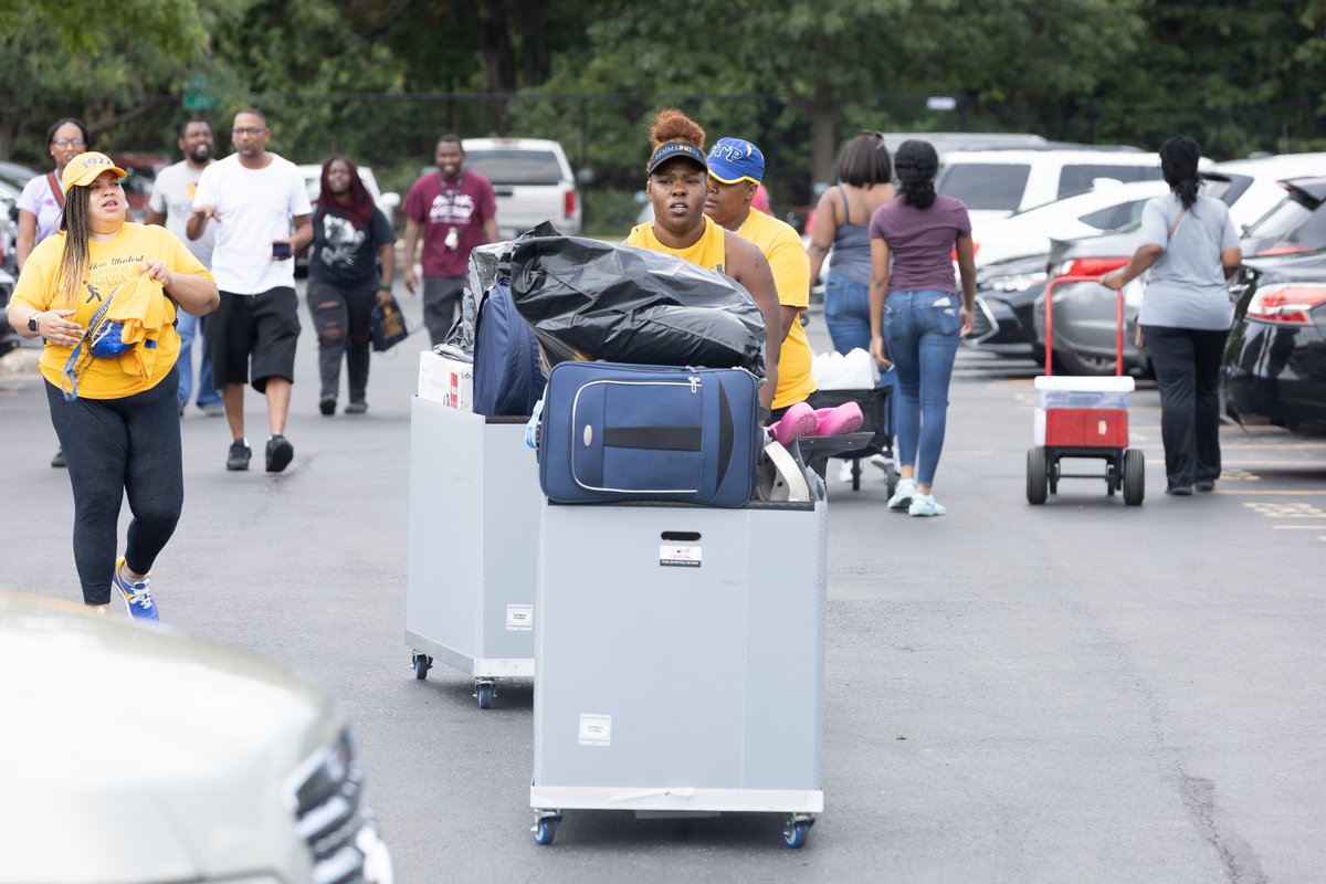 CoppinPresident's tweet photo. Here they come! Today these Coppin Eagles start their journey to becoming a college graduate! Go Eagles!
#ExperienceTheTransformation 
#ExperienceCoppinState https://t.co/o4ciYujlCn