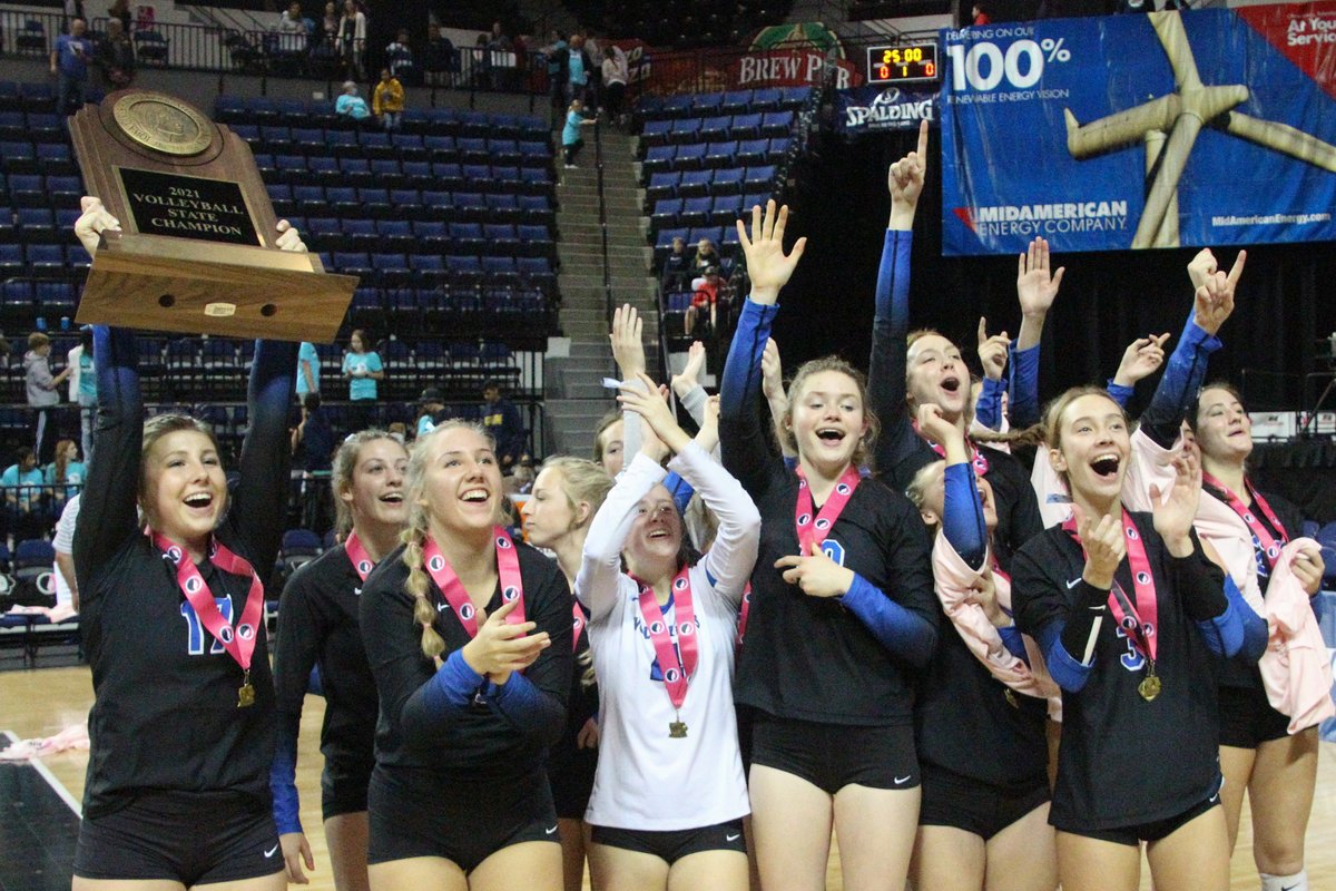 jakearyder's tweet photo. Volleyball: Dike-New Hartford ranked ninth in preseason national high school volleyball rankings from @justwsports. Full top 25 rankings: https://t.co/KpvqSSJea3 https://t.co/kcmAHJvu7f