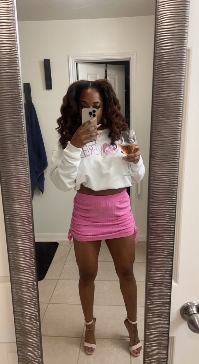 Kovergirlll's tweet photo. Alexa, play everyone that played me. 
@TheUnkoveredPod https://t.co/pPez01hl1g