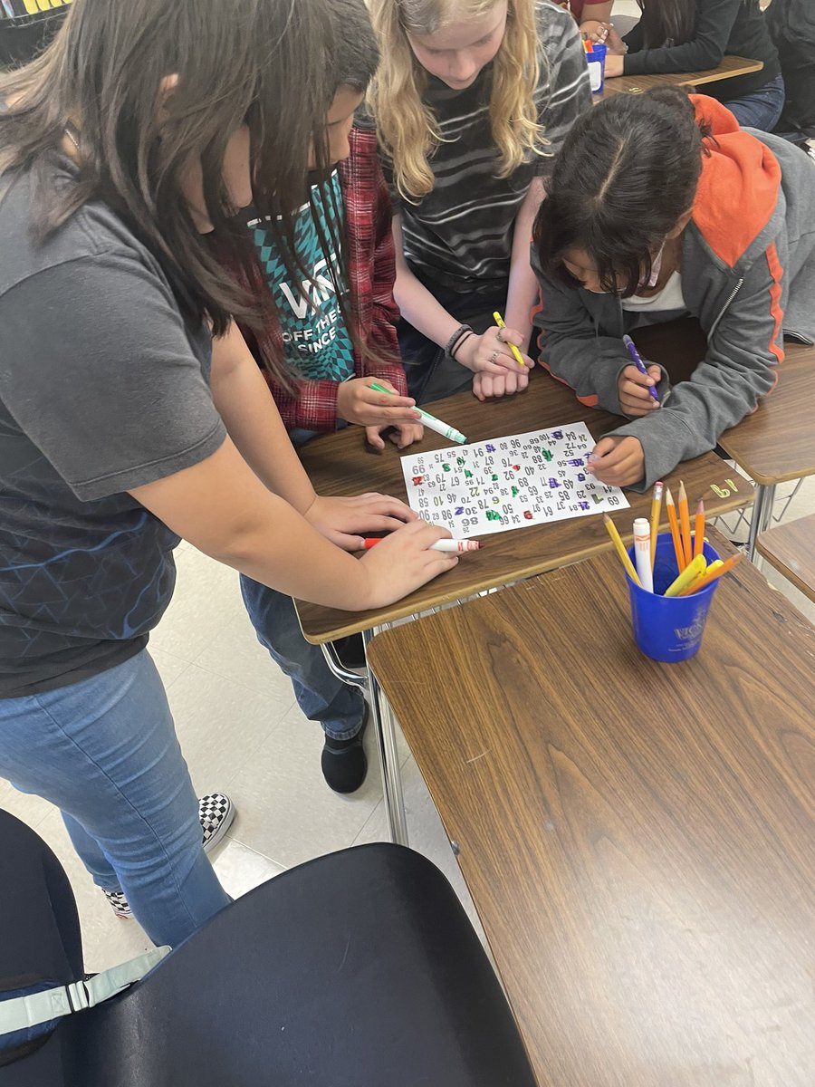MSFloresMath's tweet photo. Today we learned how to collaborate, innovate and be a leader @NISDJones #6thmath #cougarlearners #we>me https://t.co/u6B87nq8ku