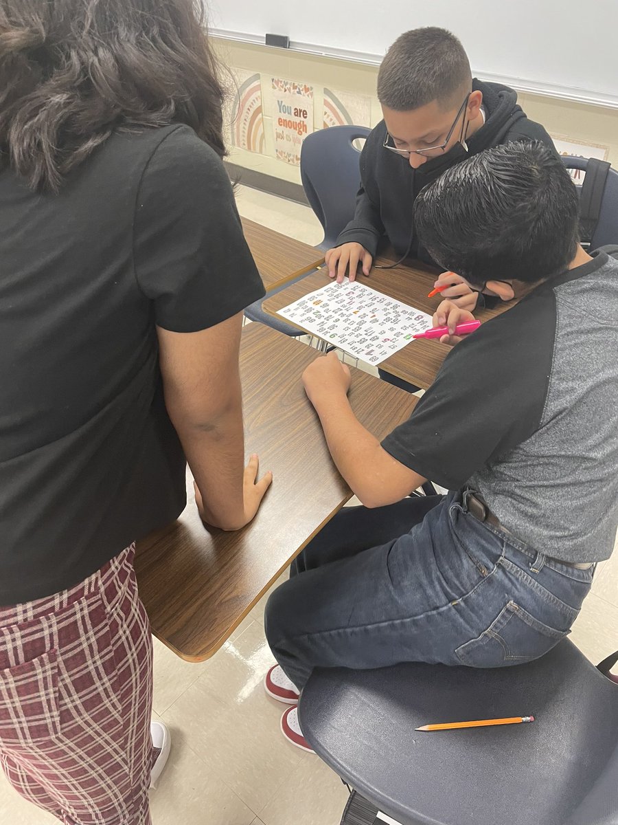 MSFloresMath's tweet photo. Today we learned how to collaborate, innovate and be a leader @NISDJones #6thmath #cougarlearners #we>me https://t.co/u6B87nq8ku
