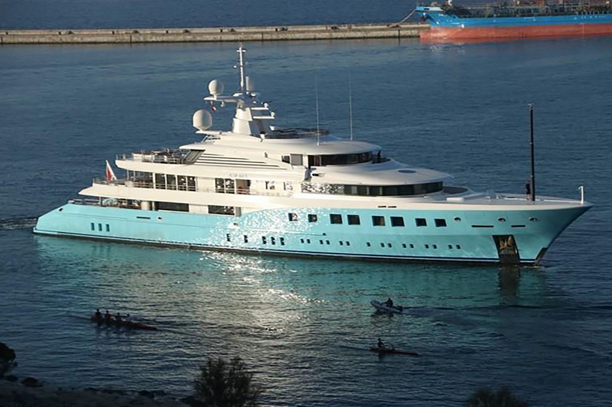 A luxury yacht once owned by sanctioned billionaire Dmitry Pumpyansky has attracted 63 bids in Gibraltar, in the first public auction of an asset seized since the start of the war in Ukraine. #axioma #JPMorgan #Auction