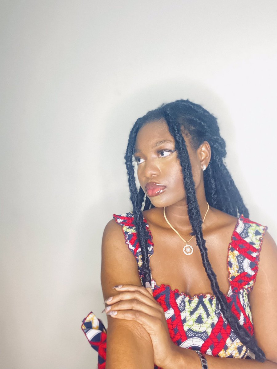 temiadeofficial's tweet photo. If you had a twin I would still choose you 💋 https://t.co/UC0uS4B3vc