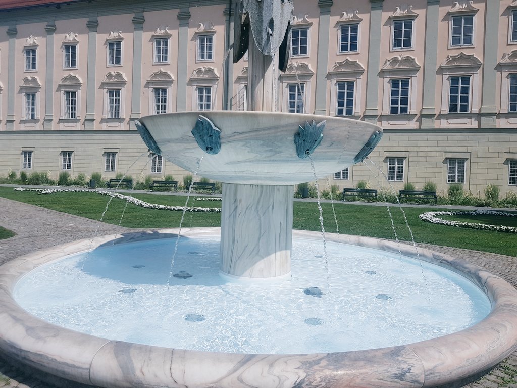 9020tweets's tweet photo. #Summer in the city, I like it so much here at home... &amp;amp;amp;lt;3
🏞🌼⛲🍃🌦🏝 #Klagenfornia #Klagenfurt #Carinthia #Wörthersee

#LifeIsBeautiful
#LifeIsBetterByTheLake

#Summerfeelings
#Summertime

#ThisIsTheGoodLife
#Throwback #ThrowbackThursday https://t.co/REKHSdOVAY