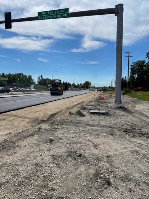 RMWestStPaul's tweet photo. North and south bound Hwy. 9 traffic will switch to outside lanes mid-day Monday
https://t.co/Mu1tkO2xv3 https://t.co/9AmxssVrW3