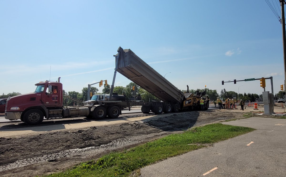 RMWestStPaul's tweet photo. North and south bound Hwy. 9 traffic will switch to outside lanes mid-day Monday
https://t.co/Mu1tkO2xv3 https://t.co/9AmxssVrW3