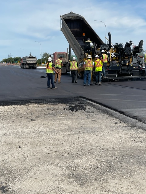 RMWestStPaul's tweet photo. North and south bound Hwy. 9 traffic will switch to outside lanes mid-day Monday
https://t.co/Mu1tkO2xv3 https://t.co/9AmxssVrW3