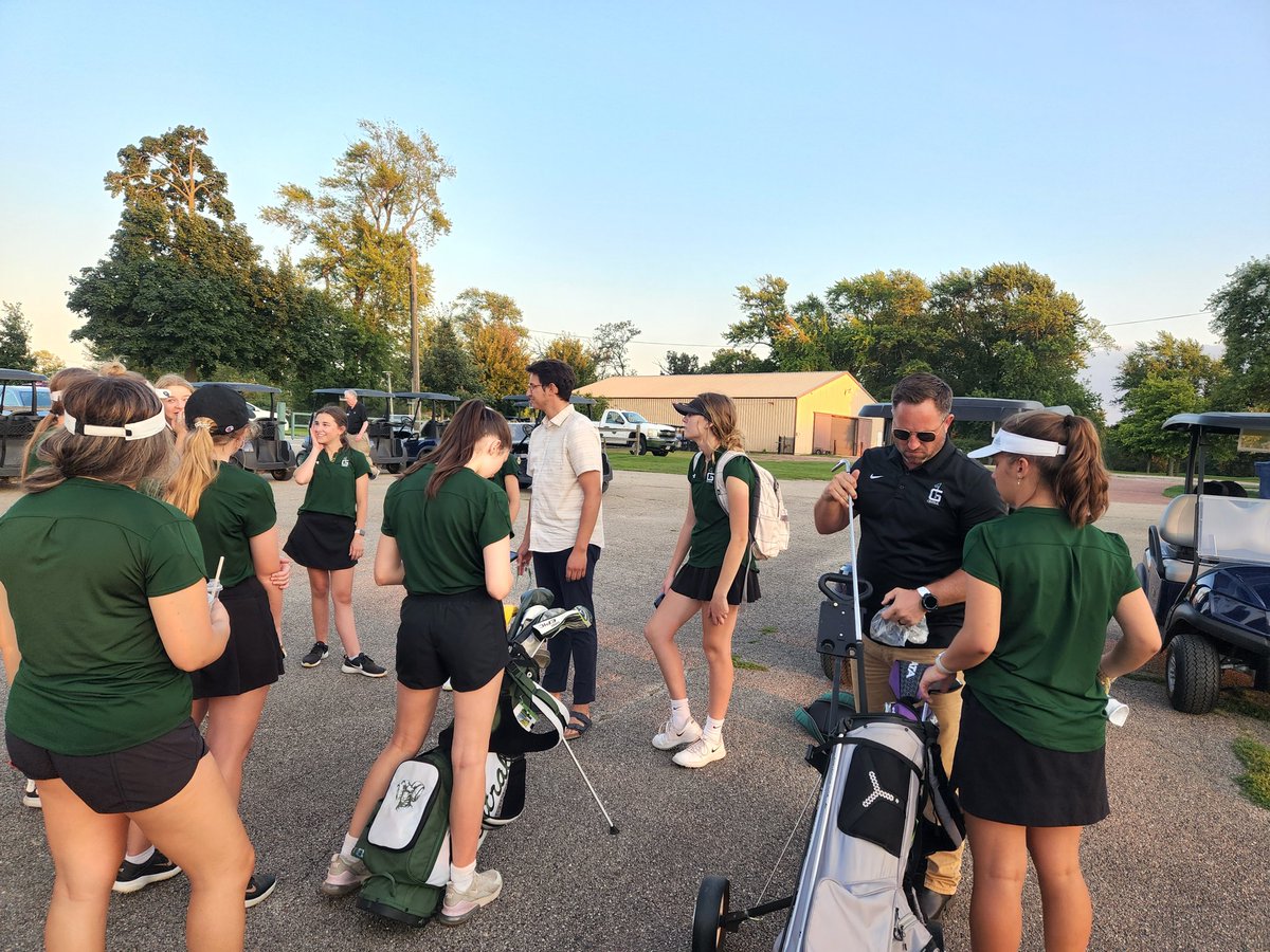 deanna79054793's tweet photo. @GC_GirlsGolf hosted their first home match this week at Brae Loch against Grant. Despite the mosquitoes being out in full force, snacks and ice cold drinks made every thing better. Thanks parents for your support. #thanksmr.bean #coachesseeinprogress #shortgameneedswork https://t.co/TEsfBTRSEF