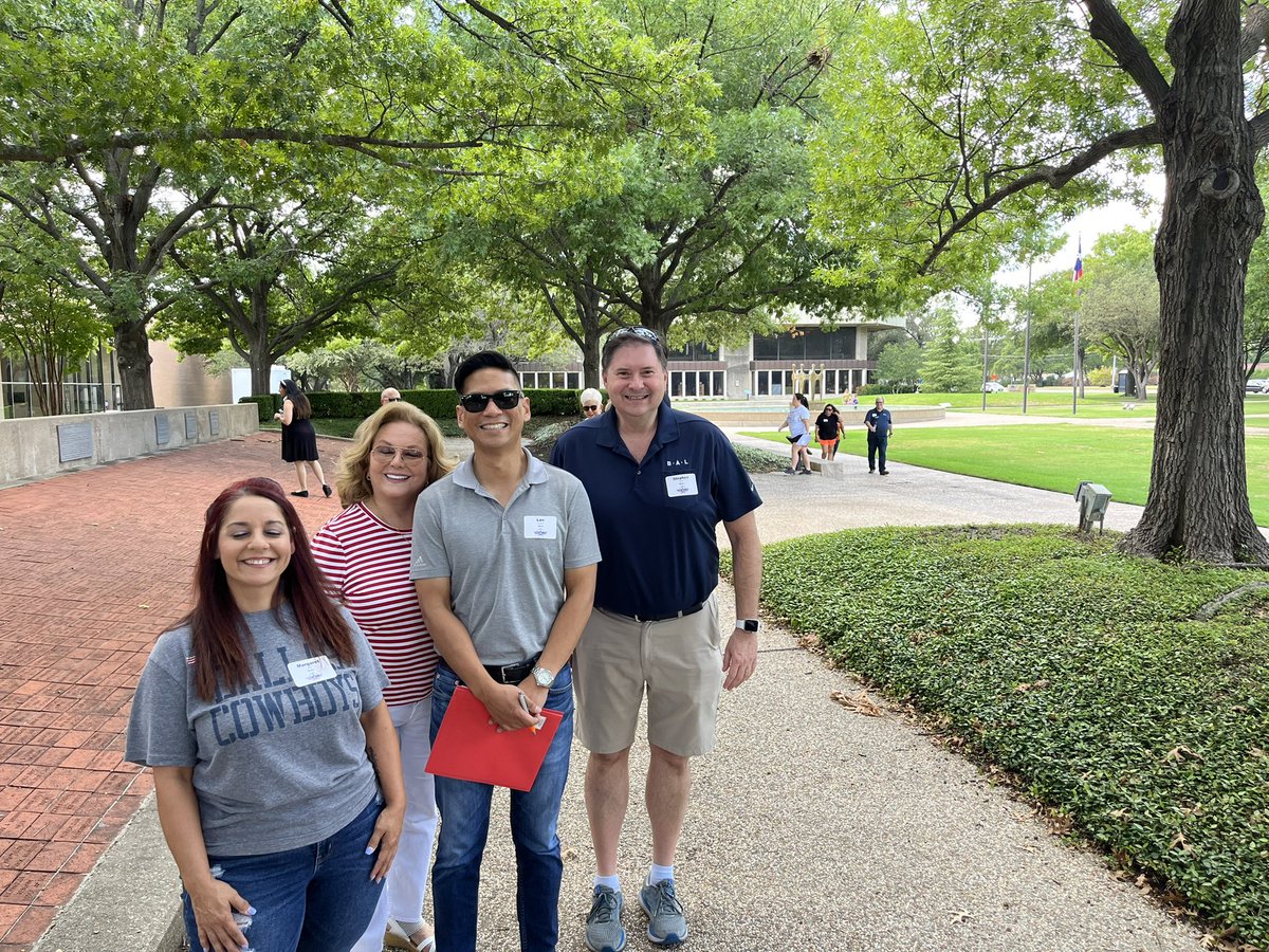 sp11813's tweet photo. Richardson Civic Center and Library Fountain symbolizes working hand in hand to achieve excellence! #leadrich https://t.co/rQEhYOLhYs