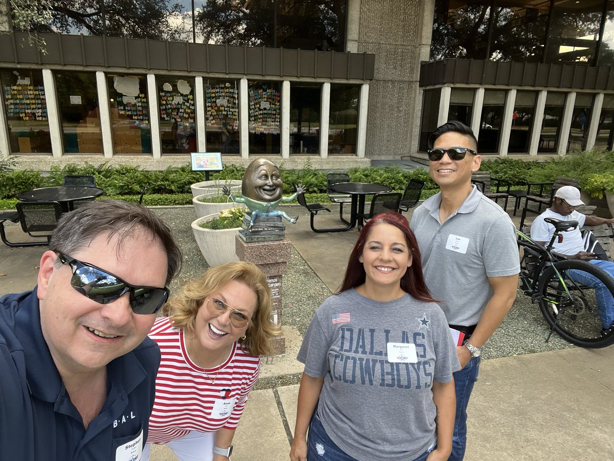 sp11813's tweet photo. Richardson Civic Center and Library Fountain symbolizes working hand in hand to achieve excellence! #leadrich https://t.co/rQEhYOLhYs