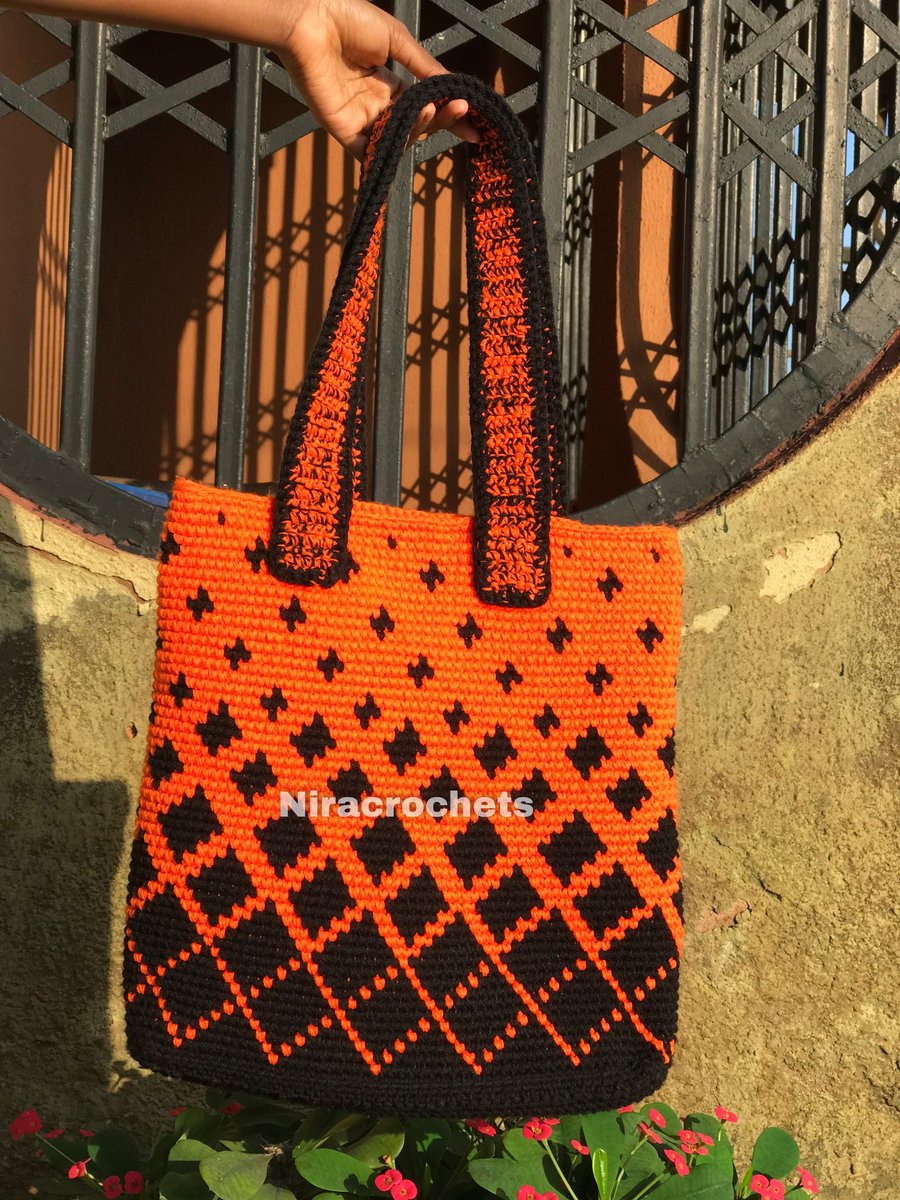 SimplyNira's tweet photo. My client saw the picture of the previous “Cusha Tapestry Tote Bag" I made and requested for it in black and orange colour with zipper.
Available in other colours and designs.
PRICE: 8,000 NGN
#crochetdesigner #crochet #crochetcreator #ASUU #handmade https://t.co/g1sxOYzOrJ