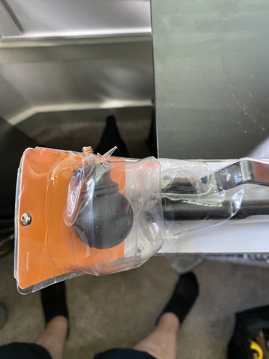 csstar0123's tweet photo. @Kohls really? This is what you sent? Remind me to write a very bad review and suggest to everyone NEVER shop your store online. Literally missing a knob and looks like someone ran over the product before shipping it. https://t.co/NcDa70WiGT