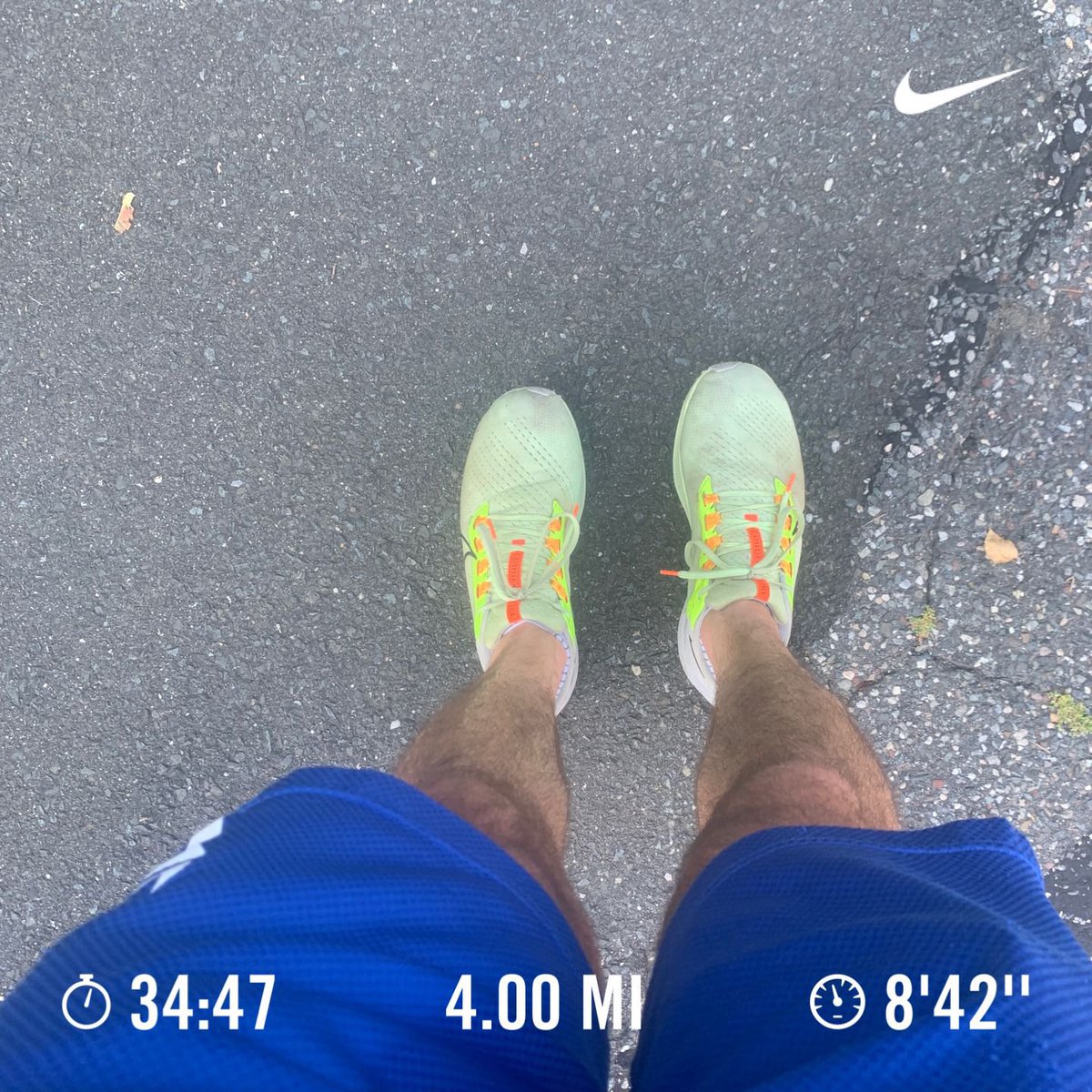 dmv1332's tweet photo. Ran 4.00 miles with Nikeโ Run Club come on legs donโt me now!! Need you guys!! #letsgo #grinding #stretch #hydrate #sohot #randibandanas #teamrandibandanas #pegasus38 #recover #massagegun #foamroll #iceme https://t.co/oJZmUxDCW8