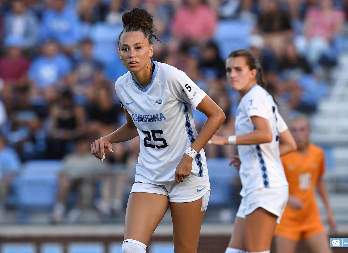 mayceebell's tweet photo. Devastated this season has come to an end for me, but entirely ready for the comeback. Senior szn pt. 2 loading next year 🤍🫶🏽 #fifthyear https://t.co/aeT6FnnsXl