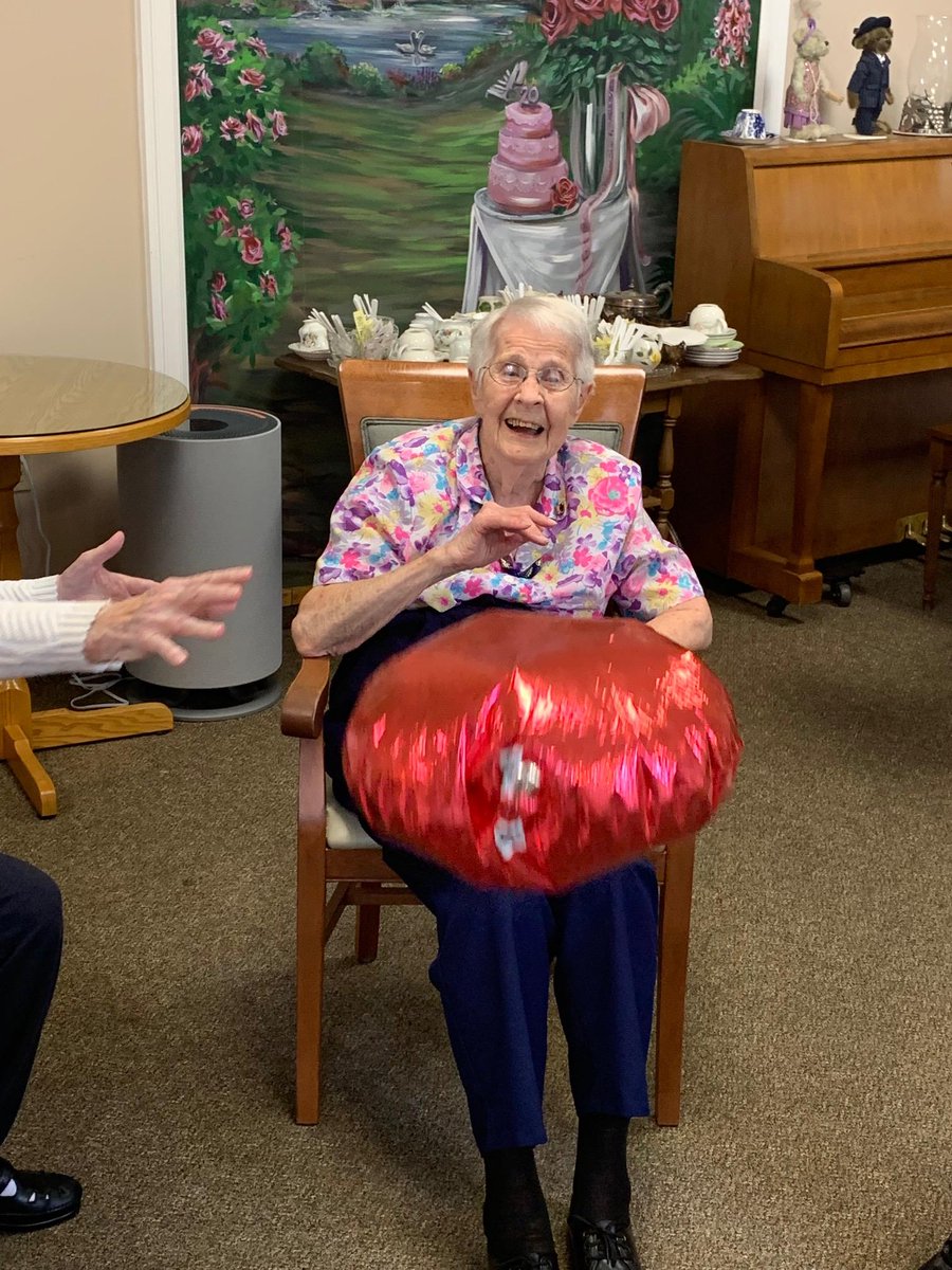 ElliottGuelph's tweet photo. Sometimes it's the simplest things that bring the most joy. These ladies laughed and smiled for nearly an hour playing balloon volleyball. At age 101, Thelma was at the edge of her seat the whole time and never missed at shot #ElliottCommunity #elliottexcellence #advantageontario https://t.co/sf51YRgdLY