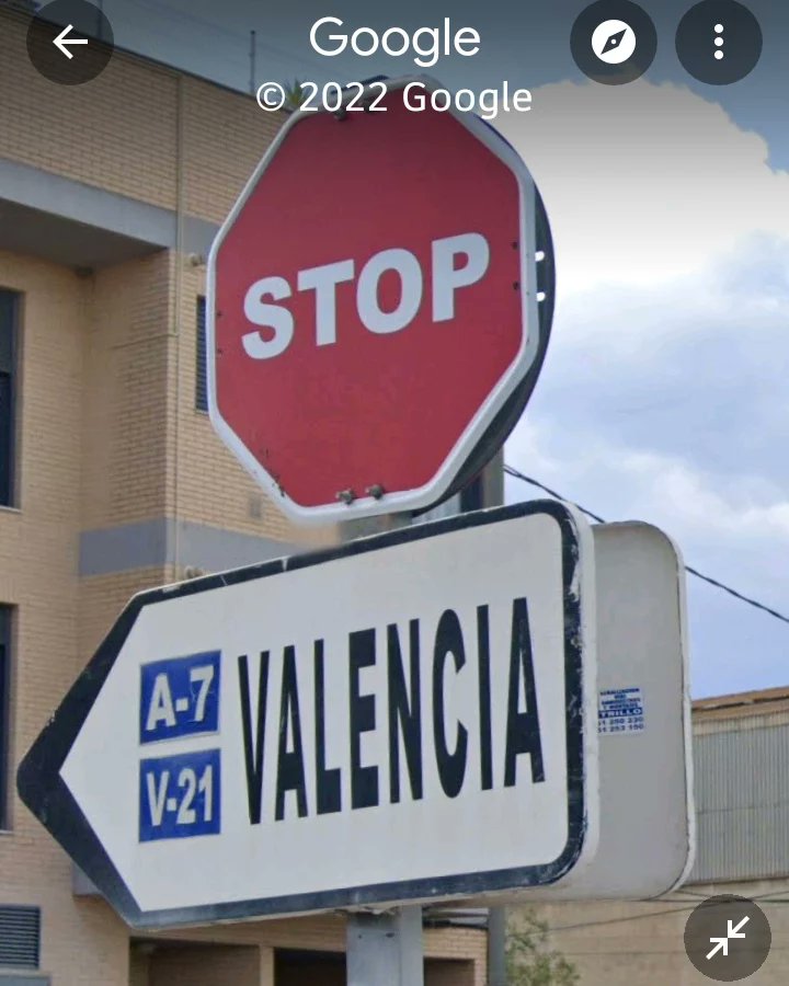 PodemMassama's tweet photo. #CalleRosales ¿Sabías que vecinxs de la C./Rosales de #MASSAMAGRELL  pagan un #IBI por una calle qué  parece una #Autovía o la calle Poeta Querol de #Valencia?... Y es que alguien tuvo en su día la #Brillante #Idea de convertirla en un punto para poder acceder a la A7 y la V21.👇 https://t.co/wQT7kq4fOI
